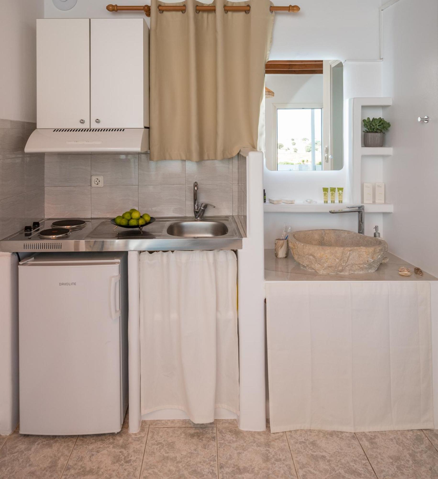 Kanelis Studios & Suites Mytakas Extérieur photo